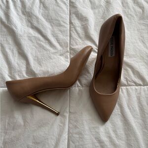 Steve Madden pumps